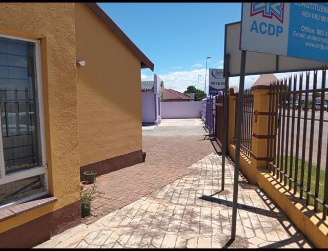 6 BEDROOM TOWNHOUSE FOR SALE IN MARIMBA GARDENS